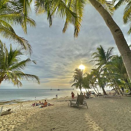 Coco Grove Beach Resort, Siquijor Island Luaran gambar Sunset at the beach