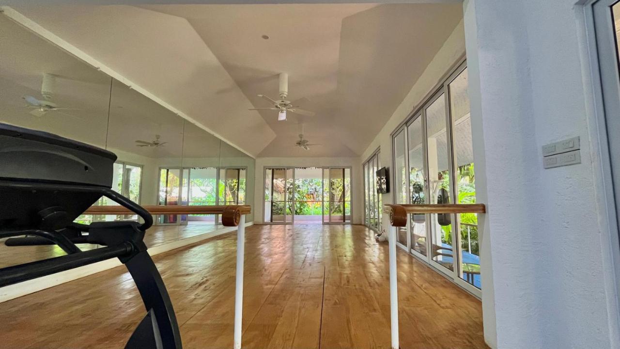 Coco Grove Beach Resort, Siquijor Island Luaran gambar The dance studio at the school