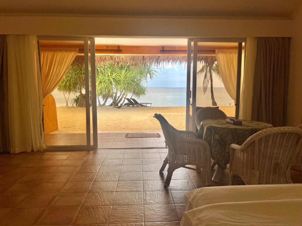 Coco Grove Beach Resort, Siquijor Island Luaran gambar Beach villa interior