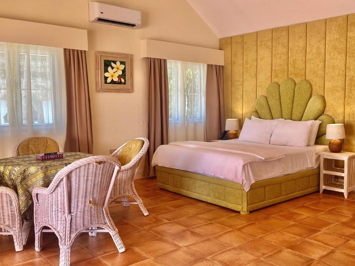 Coco Grove Beach Resort, Siquijor Island Luaran gambar A room at the hotel