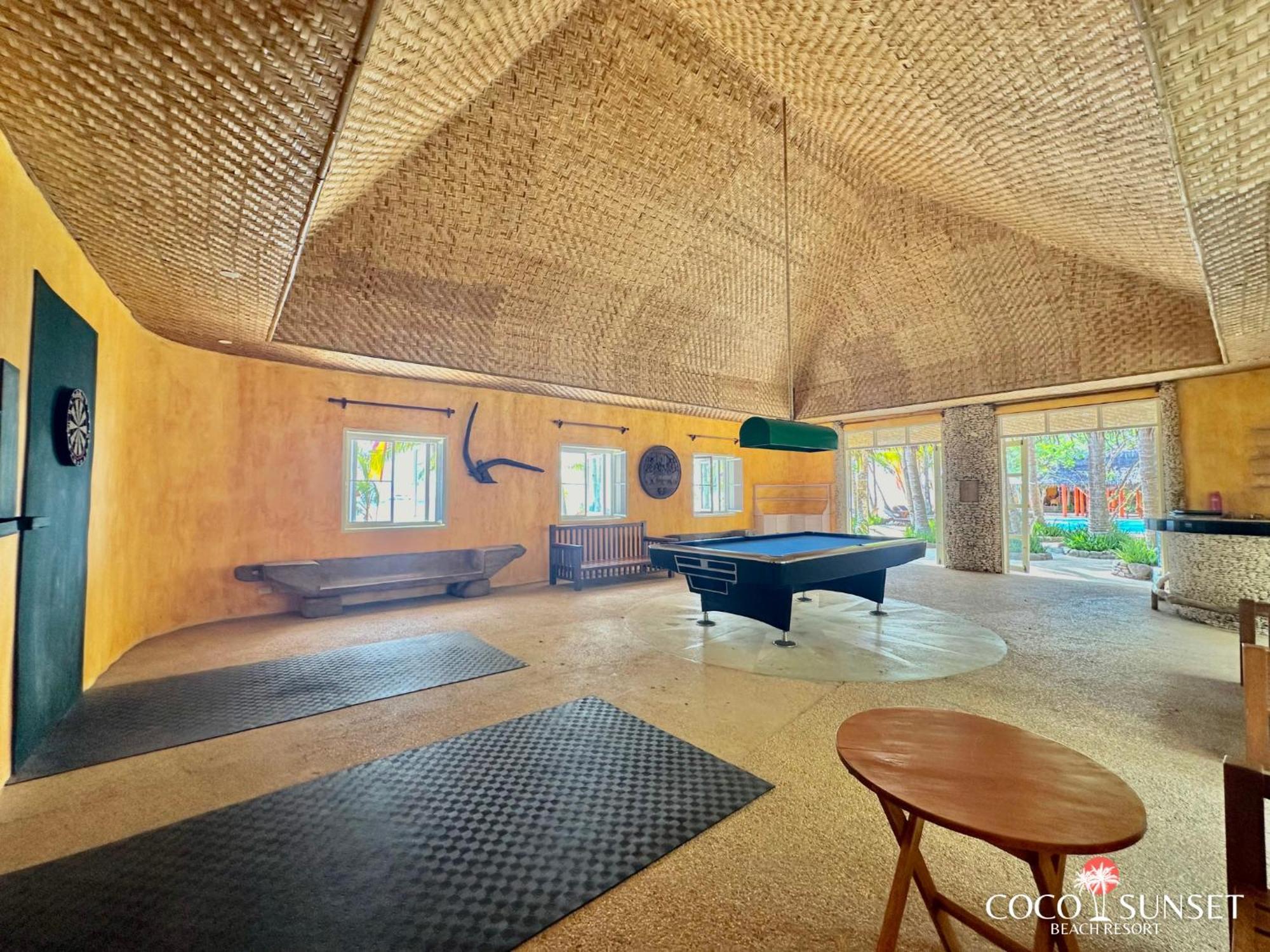 Coco Grove Beach Resort, Siquijor Island Luaran gambar The interior of the clubhouse