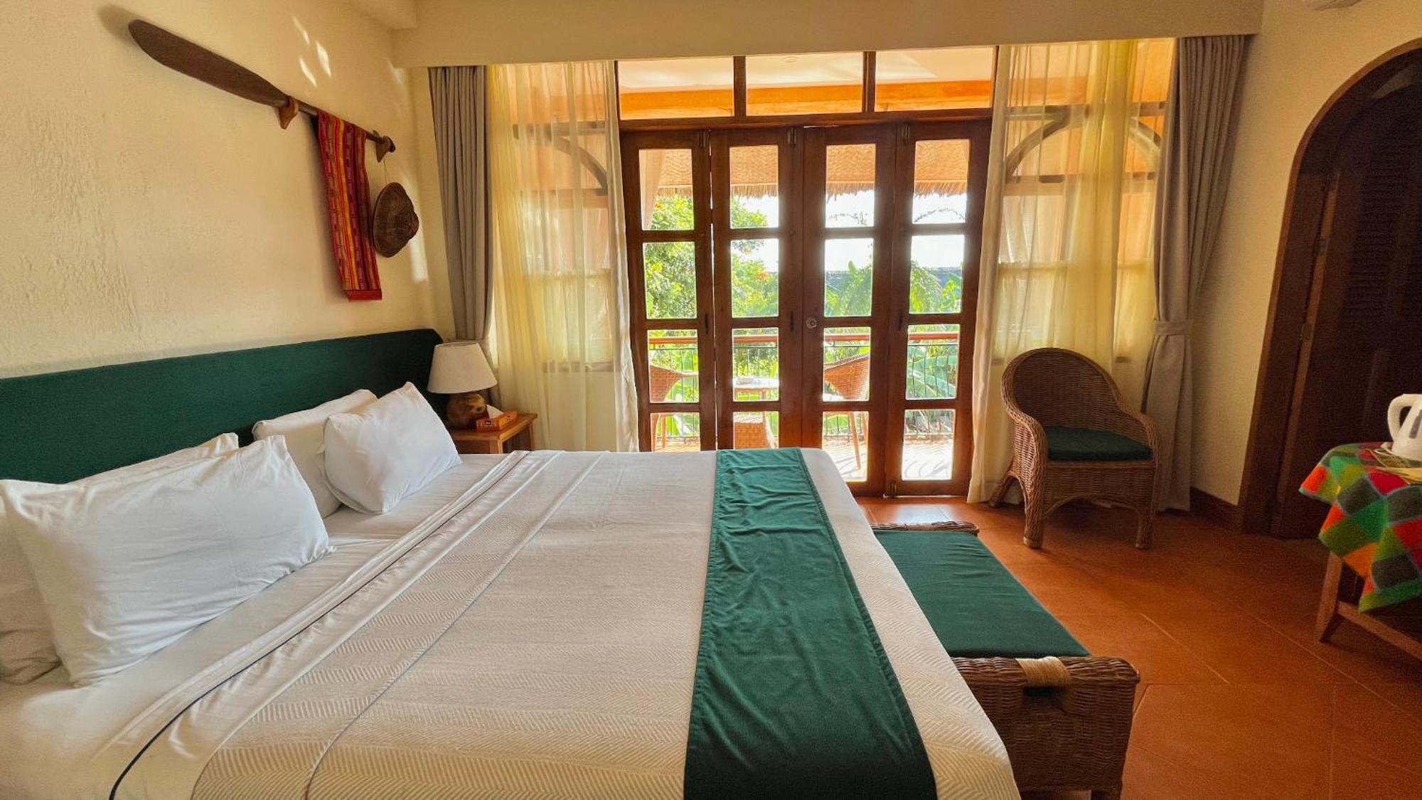 Coco Grove Beach Resort, Siquijor Island Bilik gambar A room at the hotel